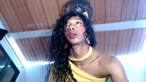 Snapshot of maidi_hot chatting on February 21, 2025, 5:53 pm Bella Maidi online show from February 21, 2025, 5:53 pm