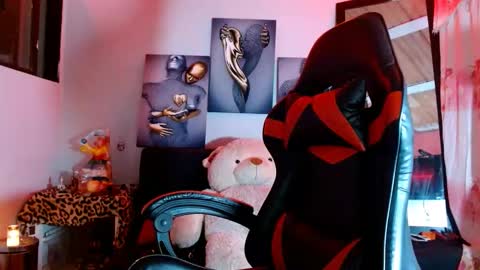 Snapshot of maidi_hot chatting on September 11, 2025, 11:10 am Bella Maidi online show from September 11, 2025, 11:10 am