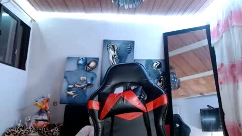 Snapshot of maidi_hot chatting on September 13, 2025, 11:21 am Bella Maidi online show from September 13, 2025, 11:21 am