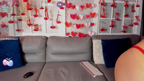 Snapshot of maiia_cute chatting on February 12, 2025, 2:14 am Maiia Cute  online show from February 12, 2025, 2:14 am