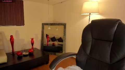 Snapshot of maiiitee_ chatting on June 14, 2026, 4:20 pm Mait online show from June 14, 2026, 4:20 pm