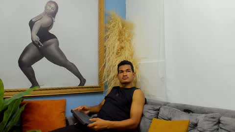 Snapshot of maikol_twinkx chatting on December 2, 2025, 6:36 pm maikol_twinkx online show from December 2, 2025, 6:36 pm