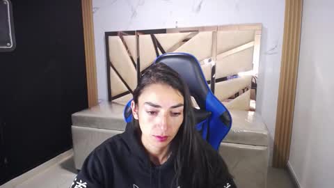 Maily online show from December 17, 2025, 2:50 am