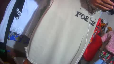 maite2020 online show from December 14, 2024, 2:21 pm