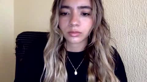 majo_gomezz online show from March 31, 2026, 9:26 pm