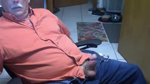 Snapshot of majormike34 chatting on May 15, 2026, 12:23 pm majormike34 online show from May 15, 2026, 12:23 pm