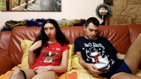 Snapshot of make_me_feel chatting on December 19, 2024, 8:44 pm Lena Ian online show from December 19, 2024, 8:44 pm