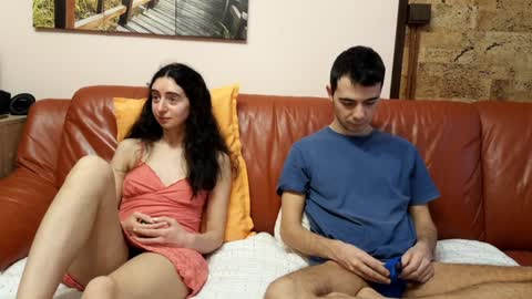 Snapshot of make_me_feel chatting on January 8, 2025, 3:07 pm Lena Ian online show from January 8, 2025, 3:07 pm