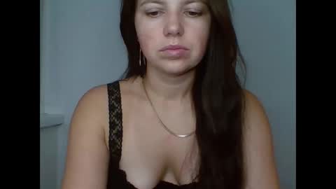 make_mesmile online show from October 13, 2025, 5:57 pm