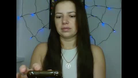 make_mesmile online show from November 4, 2025, 6:56 am