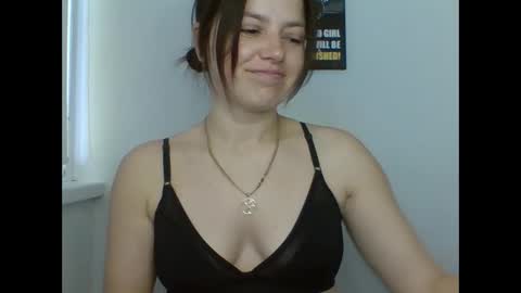 make_mesmile online show from May 15, 2026, 6:53 am