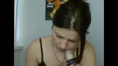 make_mesmile online show from May 16, 2026, 6:21 am