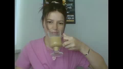 make_mesmile online show from June 5, 2026, 6:20 am