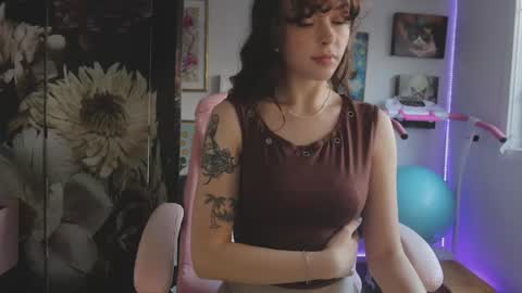 MakiyahBelle online show from April 16, 2026, 12:11 am