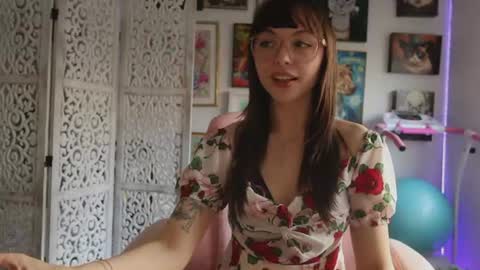 Snapshot of makiyahbelle2 chatting on June 9, 2026, 4:02 am MakiyahBelle online show from June 9, 2026, 4:02 am