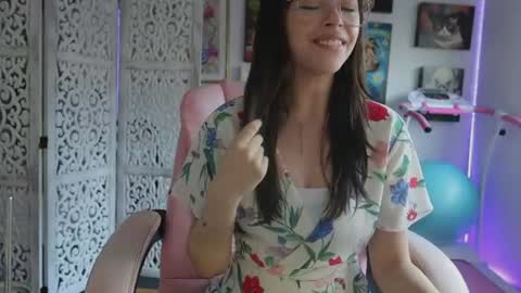 Snapshot of makiyahbelle2 chatting on June 22, 2026, 5:59 am MakiyahBelle online show from June 22, 2026, 5:59 am