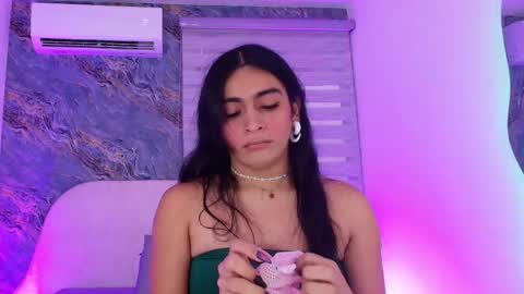 Snapshot of malaia_thompson_ chatting on April 15, 2026, 11:50 am malaia thompson online show from April 15, 2026, 11:50 am