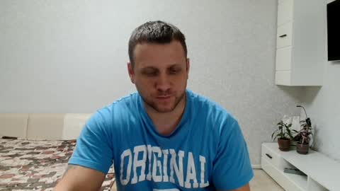 malchyshka online show from February 6, 2025, 3:41 pm
