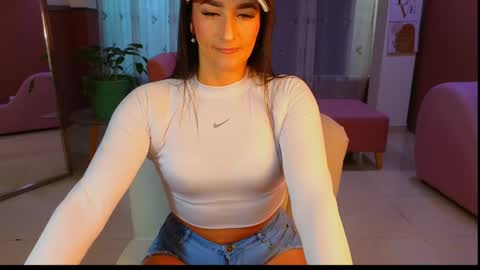 Snapshot of malen_fitnessmilf chatting on October 11, 2025, 11:31 am malen_fitnessmilf online show from October 11, 2025, 11:31 am