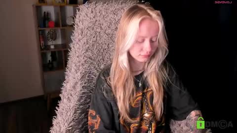 Malena online show from November 5, 2025, 9:42 am