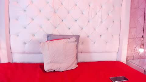 Malika soleil  online show from February 24, 2026, 5:49 am