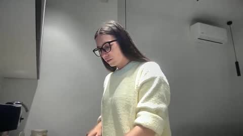 Snapshot of malina568708 chatting on October 19, 2025, 1:12 pm malina568708 online show from October 19, 2025, 1:12 pm