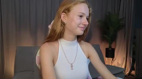 Snapshot of mallorymars chatting on August 6, 2026, 11:12 am mallorymars online show from August 6, 2026, 11:12 am