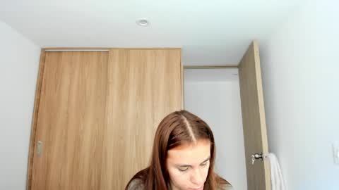 Snapshot of malucam_06 chatting on May 22, 2026, 6:02 pm instagram nueela online show from May 22, 2026, 6:02 pm