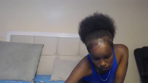 Snapshot of mamaapussy chatting on February 11, 2025, 12:37 pm mamaa online show from February 11, 2025, 12:37 pm