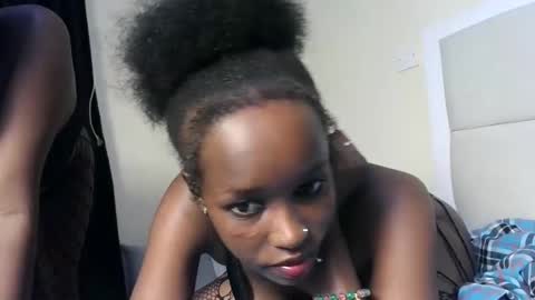 Snapshot of mamaapussy chatting on February 13, 2025, 8:24 pm mamaa online show from February 13, 2025, 8:24 pm