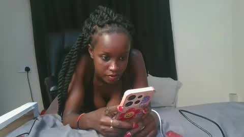 Snapshot of mamaapussy chatting on March 12, 2025, 7:28 pm mamaa online show from March 12, 2025, 7:28 pm