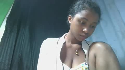 mamieriela online show from April 23, 2026, 8:35 am