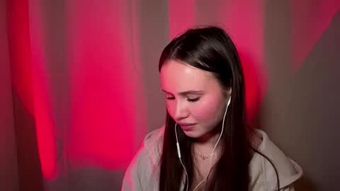 Snapshot of mammieknowles chatting on February 25, 2026, 7:12 pm Mia Davis online show from February 25, 2026, 7:12 pm