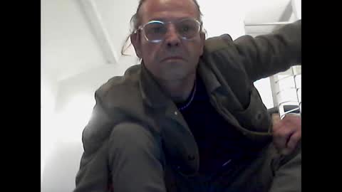 man38110 online show from March 9, 2025, 8:42 pm