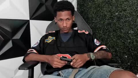 man_sant11 online show from April 11, 2026, 4:33 pm