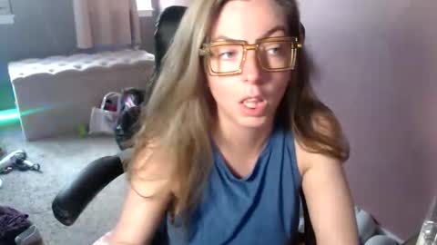 MandyBabyXXX online show from April 1, 2026, 9:01 pm