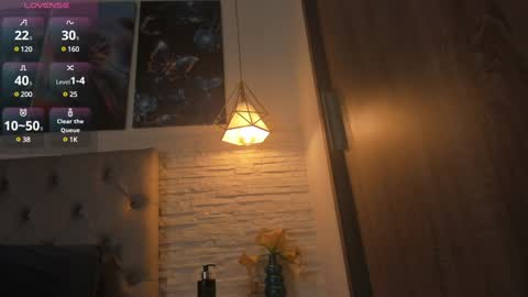 Snapshot of mandyminx66 chatting on December 13, 2024, 11:39 pm Mandy Val online show from December 13, 2024, 11:39 pm