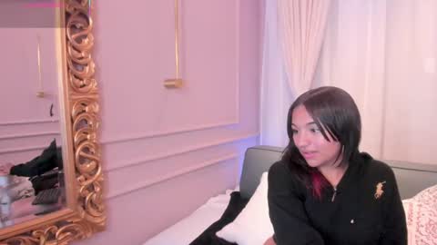 manelyk_evanss online show from September 17, 2025, 9:05 pm