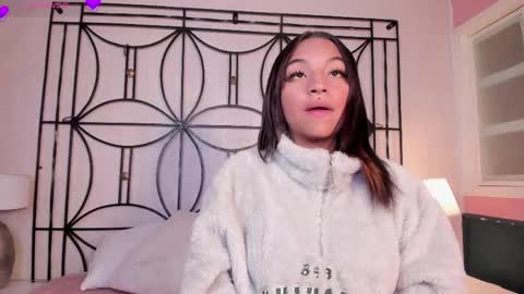 manelyk_evanss online show from April 12, 2026, 11:04 am