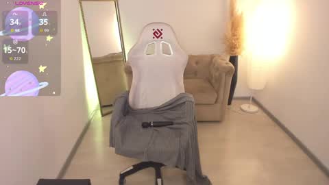 Snapshot of manic_pixie_ chatting on April 8, 2026, 3:45 pm manic_pixie_ online show from April 8, 2026, 3:45 pm