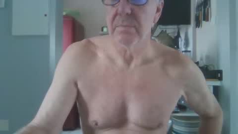 manngrossbite online show from March 12, 2025, 9:12 am