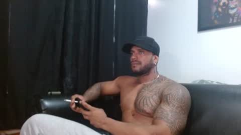 Snapshot of manolofitt chatting on July 5, 2026, 6:37 pm Manolo online show from July 5, 2026, 6:37 pm