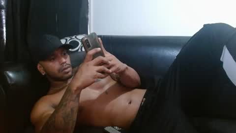 Snapshot of manolofitt chatting on July 15, 2026, 4:12 pm Manolo online show from July 15, 2026, 4:12 pm