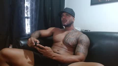 Snapshot of manolofitt chatting on July 27, 2026, 4:36 pm Manolo online show from July 27, 2026, 4:36 pm