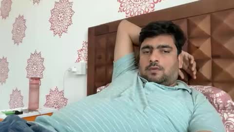 Snapshot of manu2704 chatting on November 9, 2025, 6:23 am sexy boy online show from November 9, 2025, 6:23 am