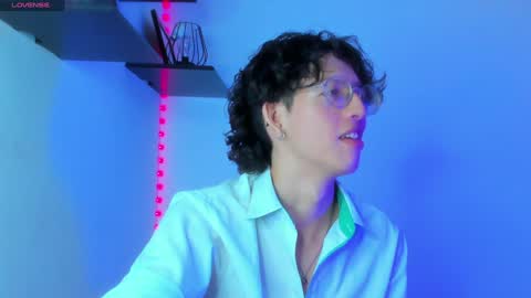 Manuel online show from February 7, 2025, 8:42 pm