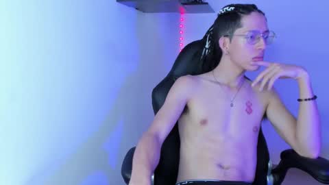 Manuel online show from March 12, 2025, 7:59 pm