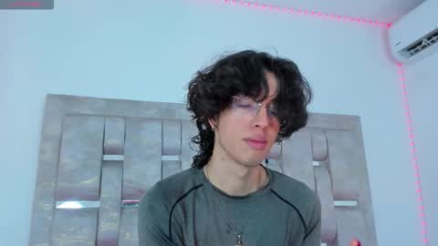 Manuel online show from October 11, 2025, 8:51 pm