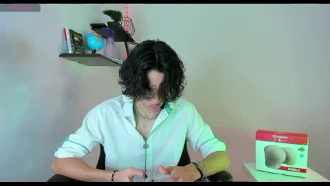 Manuel online show from October 19, 2025, 2:34 am