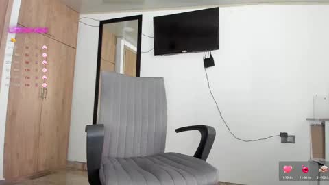 Snapshot of manucute_23_ chatting on February 24, 2025, 7:52 pm manucute 23 online show from February 24, 2025, 7:52 pm